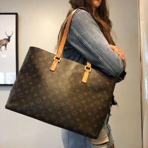 SOLD ON M! Auth Louis Vuitton tote!! LIKE NEW!